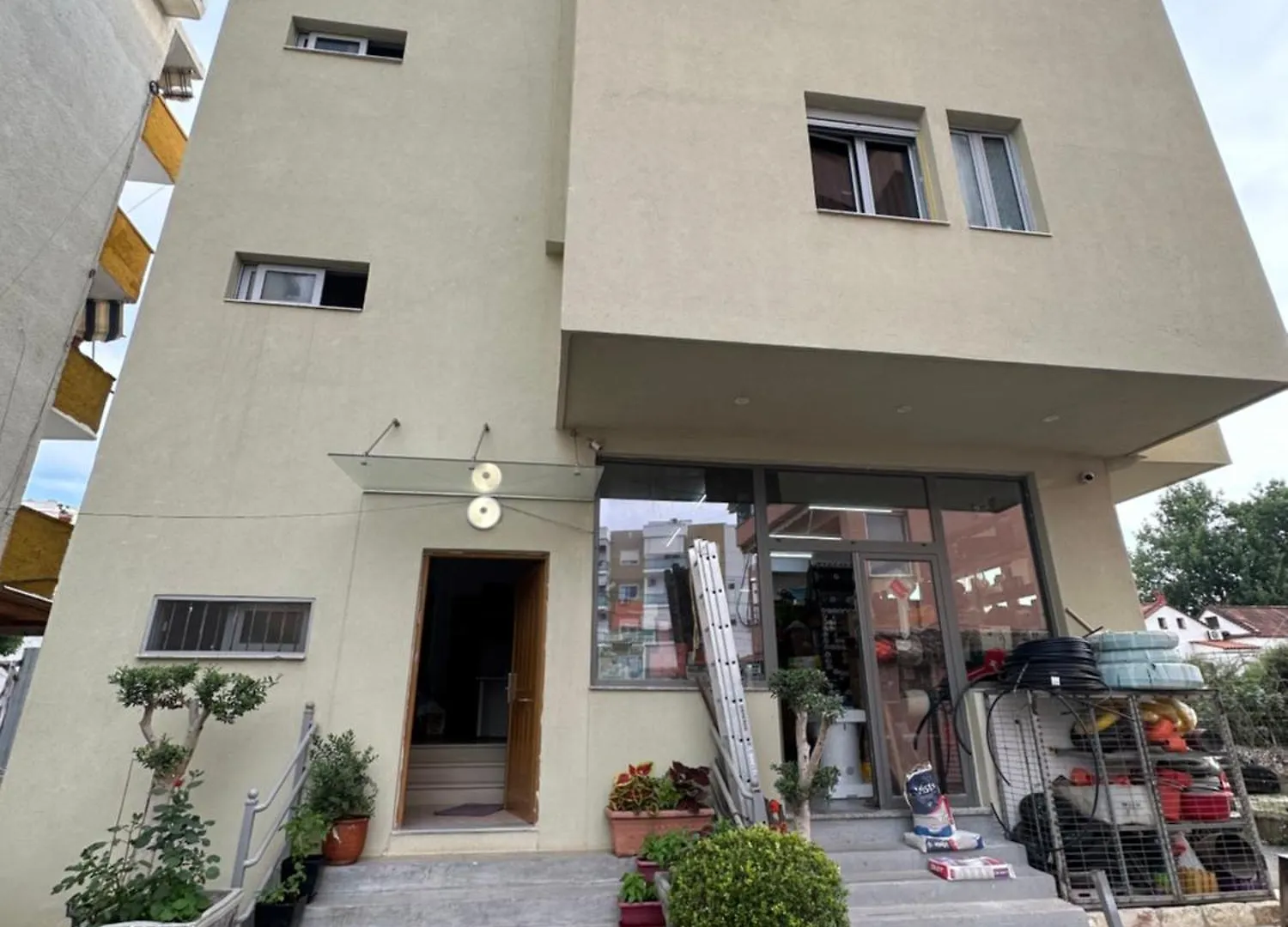 Zea Apartments contacts